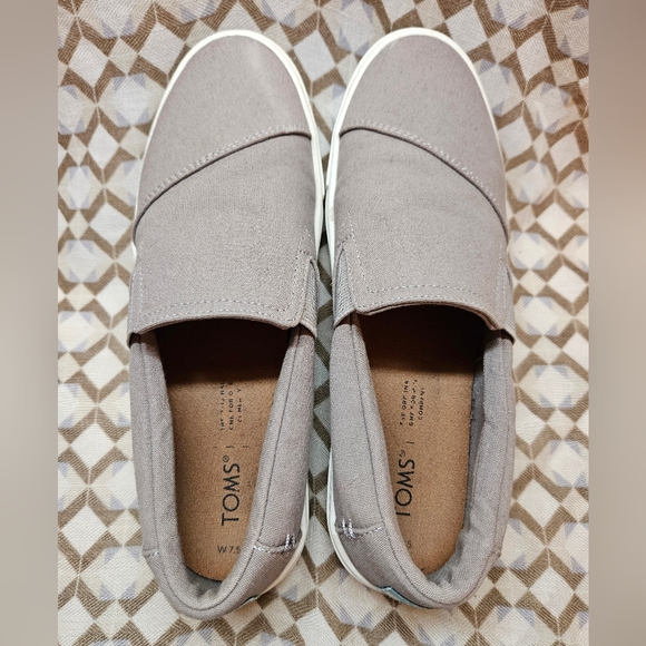 Womans Toms Slip-On Shoe Gray Size 7.5 - Picture 5 of 6